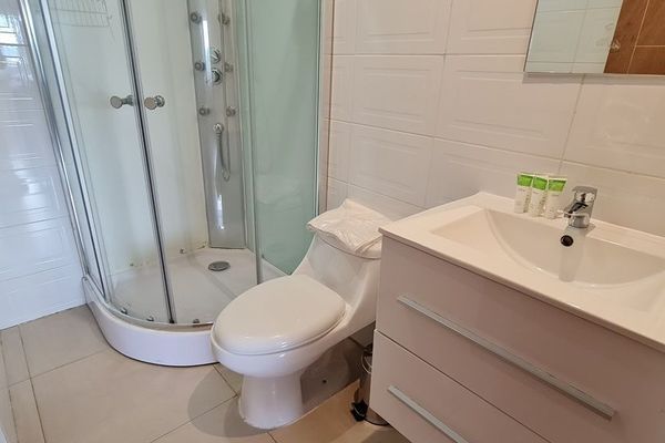 Habitación Triple Vista Parcial Lago