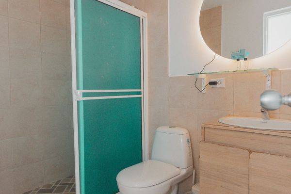 Habitación Familiar Con Balcón Y Vista al Mar