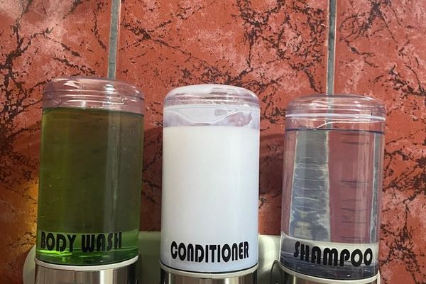 1 King Bed, 2 Queen Beds / Family Room