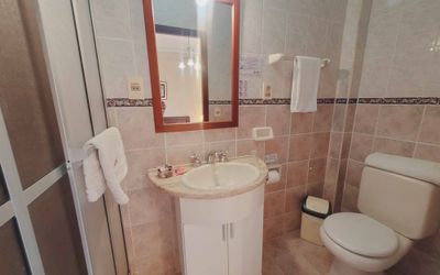 HOTELCARMEN5fb - 
                                    Baño privado                                