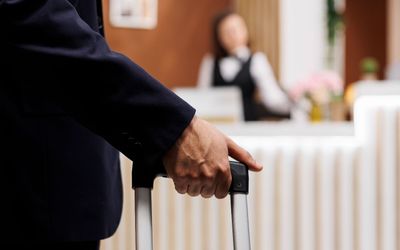 AlcantaraHotelChacras - 
                                    Recepción las 24 horas                                