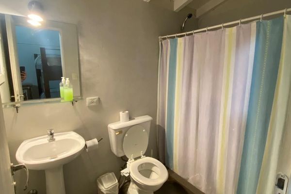 Cama en Habitación Cuádruple mixta con baño privado
