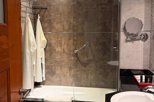 master-suite5