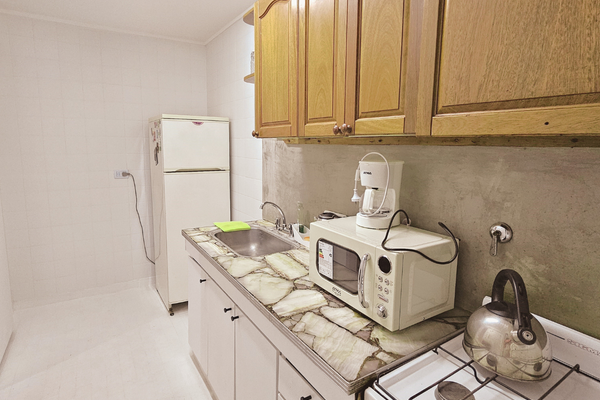 Depto 2 ambientes sobre calle Azcuénaga, Recoleta