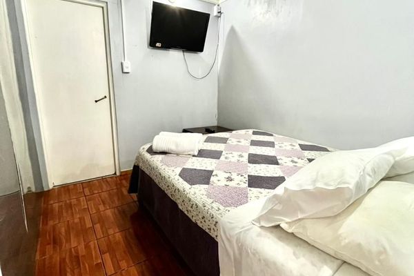 Habitación doble en baño privado con entrada independiente