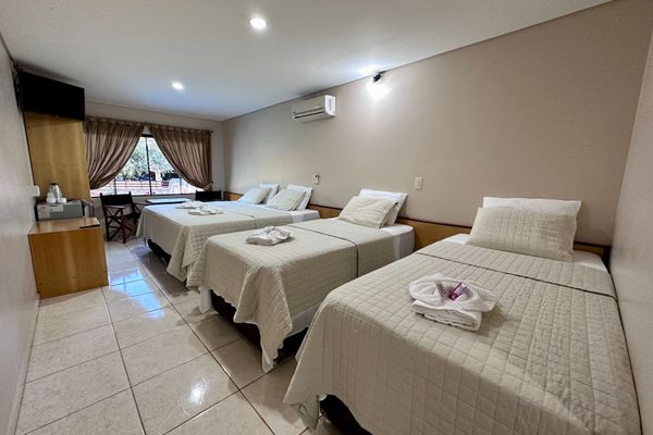 Habitación Confort con vista a la piscina