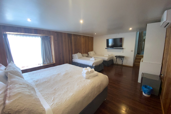 Habitación Cuádruple Vista Parcial Lago