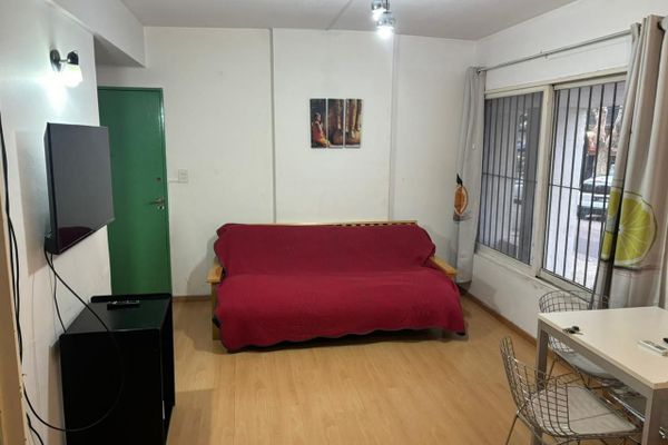 Depto monoambiente sobre calle Marconi, Olivos