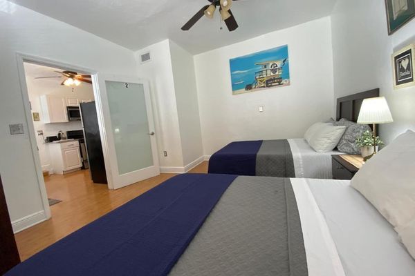 Habitación Doble Estándar Privada con cama grande y baño