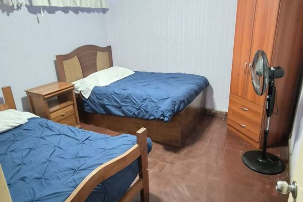 Habitación con baño compartido