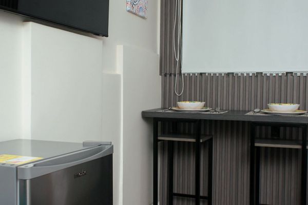 BOGOTÁ SEDE 1- 102 Habitación con cocina y baño privado 