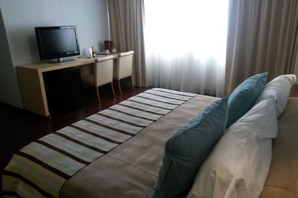 Estudio (1 Cama King + 2 individuales)