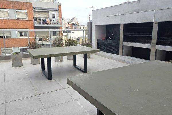 Depto monoambiente sobre calle Quesada, Belgrano.