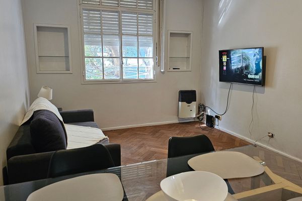 Depto 2 ambientes sobre calle Moldes, Belgrano