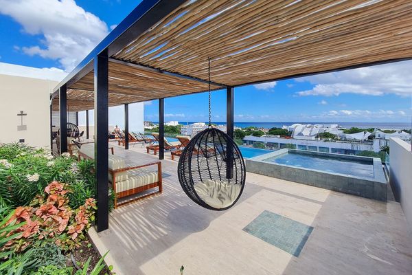 Kaab estudio by the beach