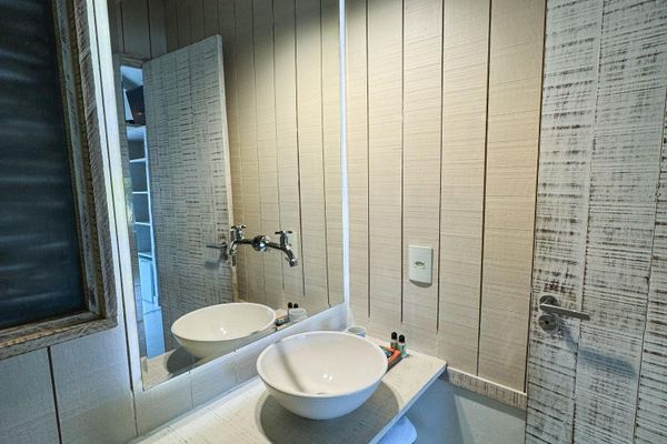 Quarto Quádruplo Superior (Vista Praça)