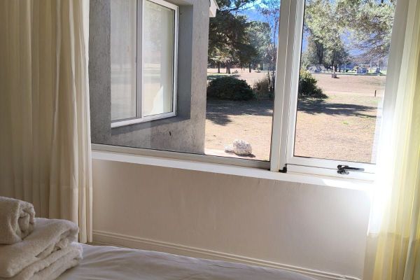 vista de las sierras y el parque desde el dormitorio principal