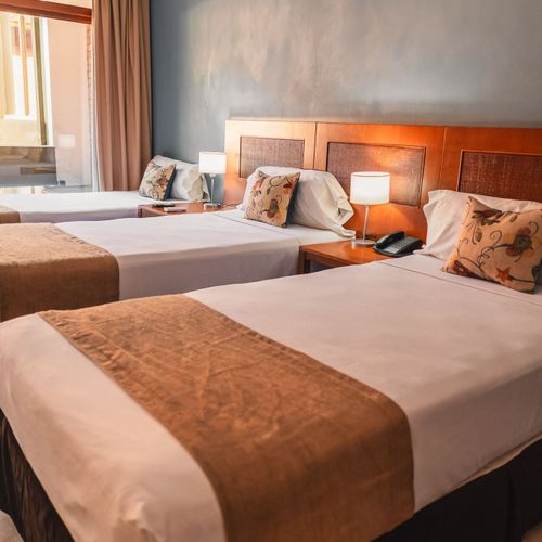 Raíces Esturión Hotel