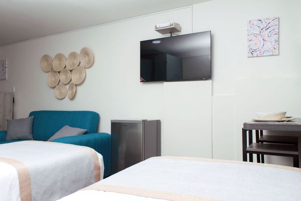 BOGOTÁ SEDE 1- 102 Habitación con cocina y baño privado 