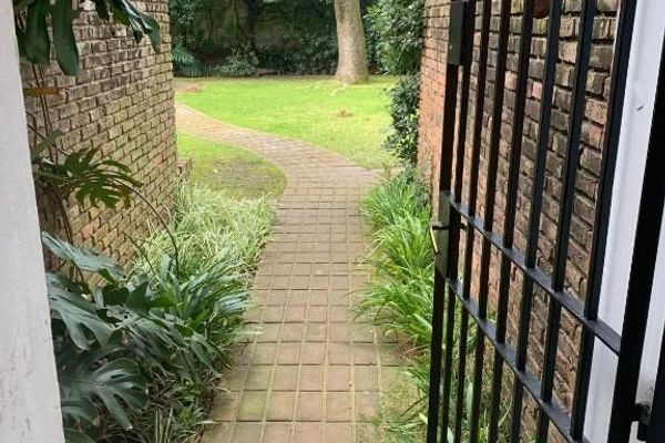 Depto 3 amb sobre Eduardo Costa, en Martinez