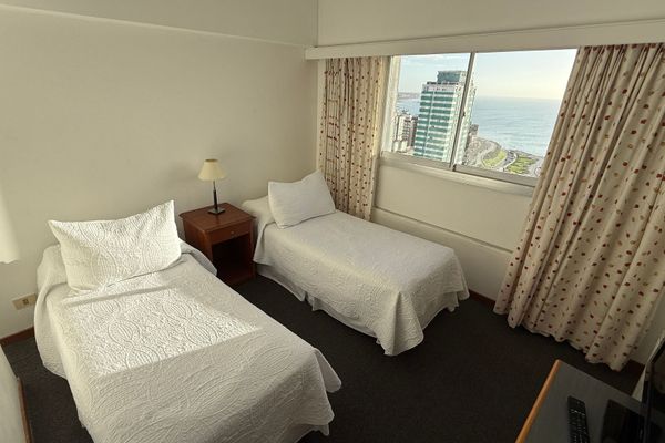 Dúplex de 3 ambientes con vista lateral al mar