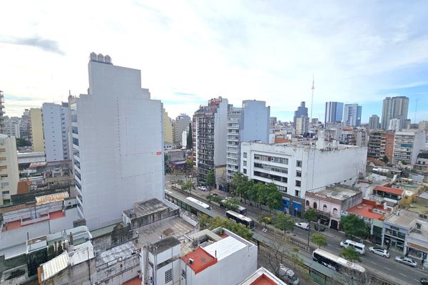 Depto monoambiente sobre calle Quesada, Belgrano.