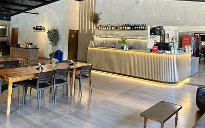 PARQUEMANANTIAL - Restaurante