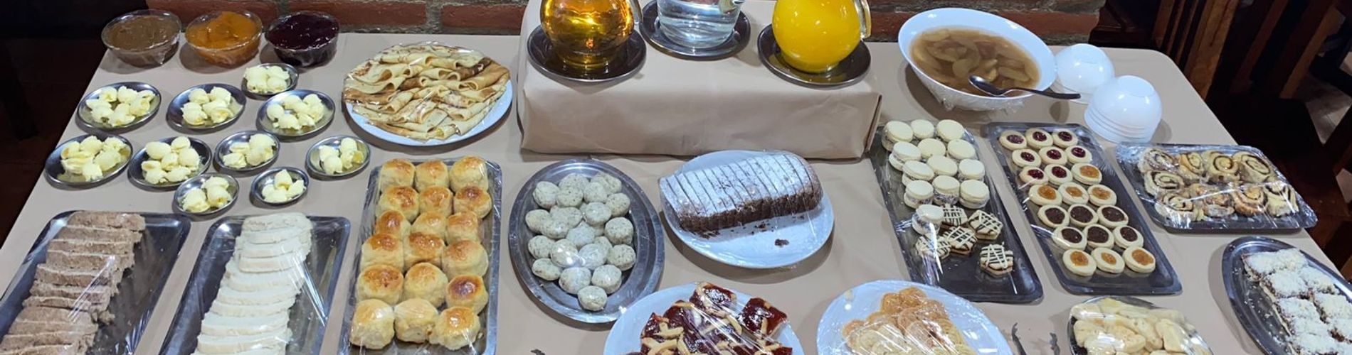 DESAYUNO: De 06:30 a 10:00 hs