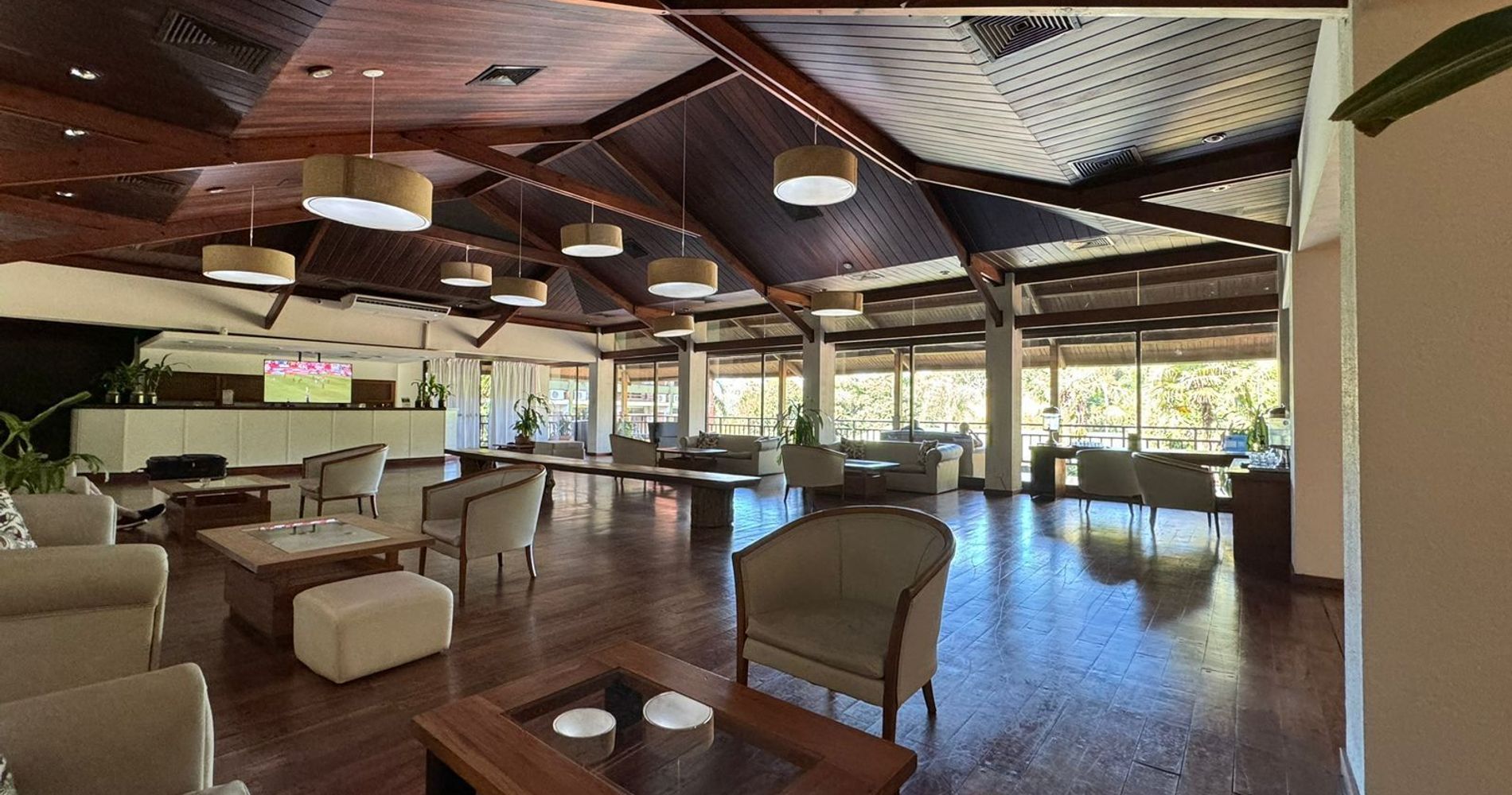 Raíces Esturión Hotel