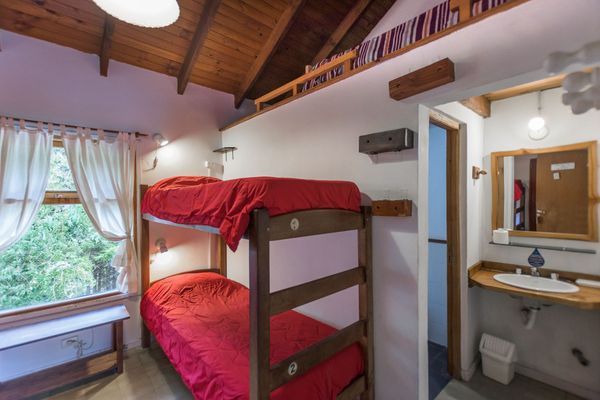 CAMA EN HAB QUINTUPLE A COMPARTIR