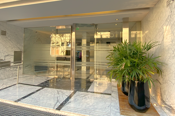 Encantador monoambiente con piscina a 1 cuadra del Hospital Italiano [Rawson]