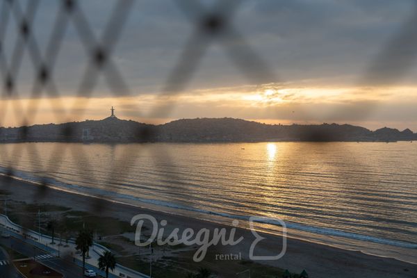 Disegni 15 · Primera línea – Vista mar y descanso
