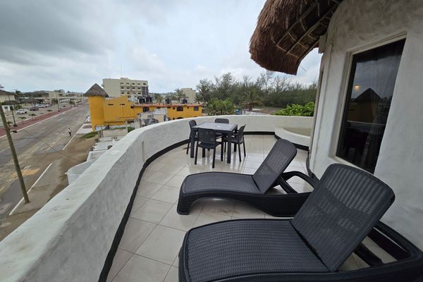 Villa con Terraza Vista parcial al Mar