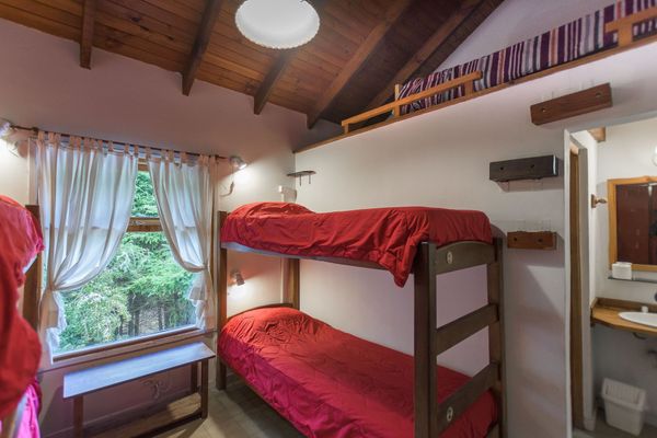 CAMA EN HAB QUINTUPLE A COMPARTIR