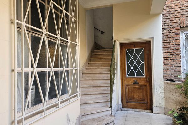 Depto 2 ambientes sobre calle Moldes, Belgrano