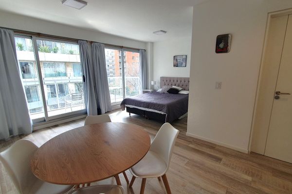 Amplio depto monoambiente sobre Godoy Cruz