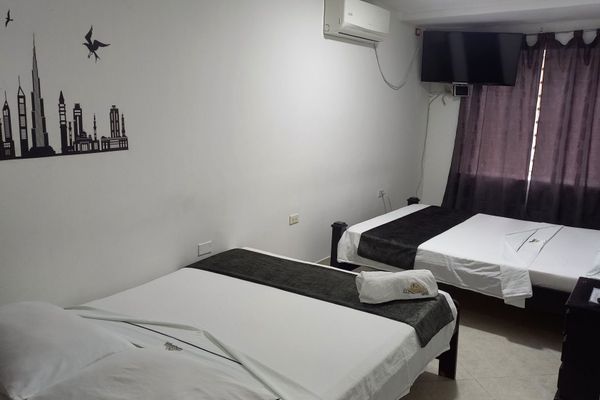 HABITACION DOS CAMAS DOBLES CON AIRE