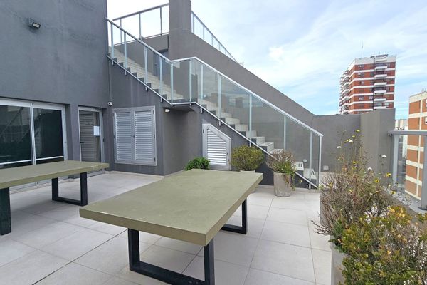 Depto monoambiente sobre calle Quesada, Belgrano.