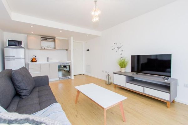 Pacífico Centro - Monoambiente Vista al Canal con Balcón