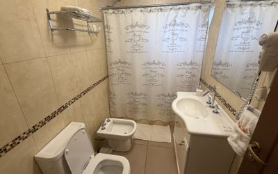 ApartLaPosta - 
                            Bañera o ducha                                