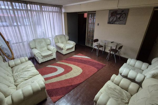 Habitación con baño compartido