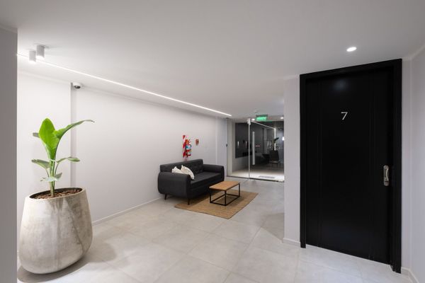Quatro Housing
