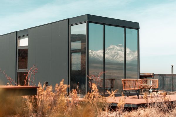 Tiny Wood Loft, King Bed, Mountain View 