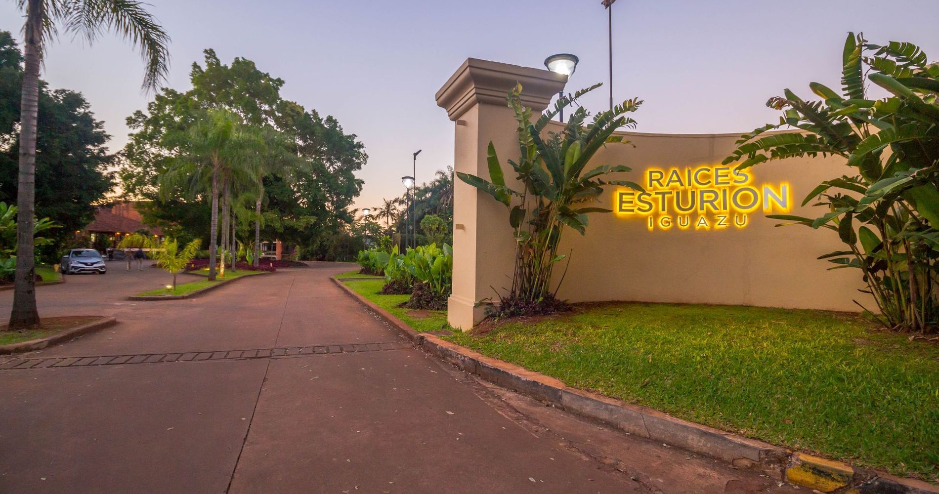 Raíces Esturión Hotel