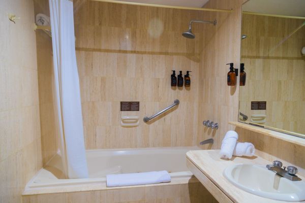 1 BEDROOM APARTMENT WITH BALCONY