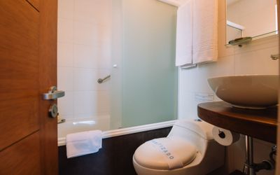 ChaletValluga - 
                                    Baño privado                                