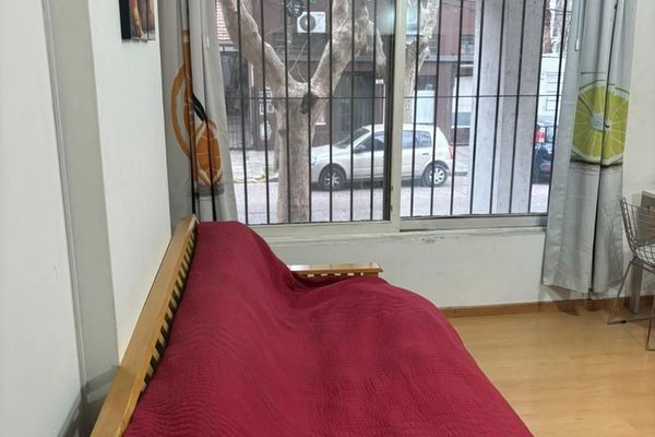 Depto monoambiente sobre calle Marconi, Olivos