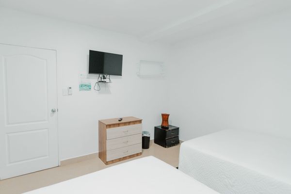 Habitación Familiar Con Balcón Y Vista al Mar