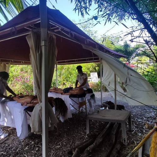 HOTEL YELLOW HOME PROVIDENCE ISLAND