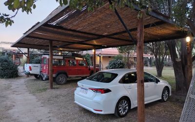 PosadaCavieres - 
                                    Estacionamiento                                